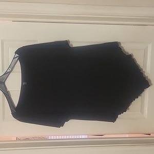 MAKE AN OFFER! Short Sleeve V Hemmed Top